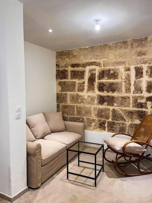 Appartement Charmant Et Calme Dans L'Herault Poussan Buitenkant foto